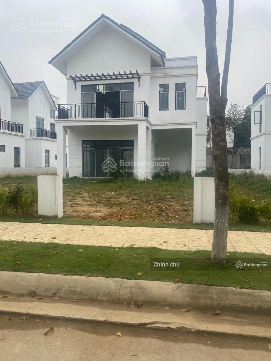 Cần bán căn bt mặt suối xanh villlas 550m2, mặt tiền 22m, vị trí đẹp nhất xanh villas. giá đầu tư.