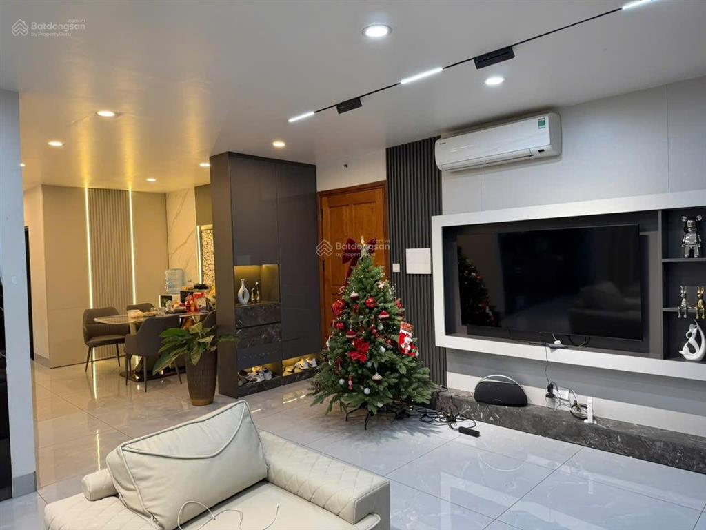 Cần bán gấp căn hộ ct7hjk dt 107m2, tk 3 pn, 2wc, giá 6 tỷ