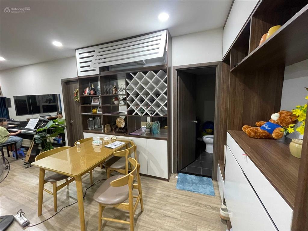 Cần cho thuê căn góc 94m2 chung cư usilk ct1, văn khê, 2pn nội thất rồi 12tr/tháng