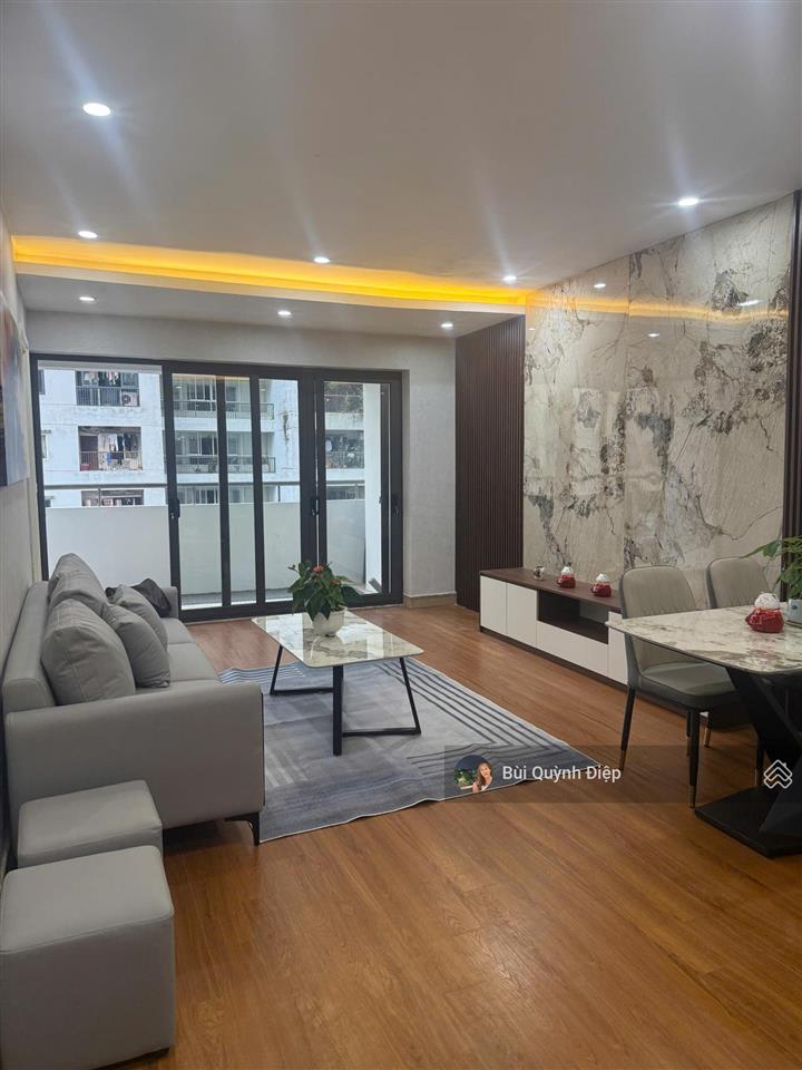 Cho thuê cc 4pn, 2wc, 160m2 tại khu đô thị văn khê, giá tốt, view đẹp