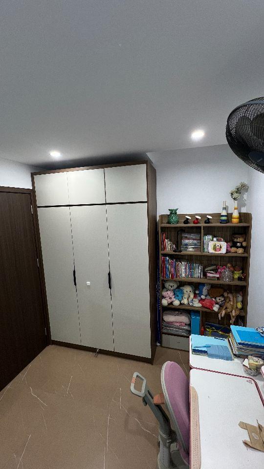 Chính chủ bán nhà phân lô 5 tầng 50m2 MT 5,4m thiết kế hiện đại sổ đỏ gần chợ Văn La, Văn Phú