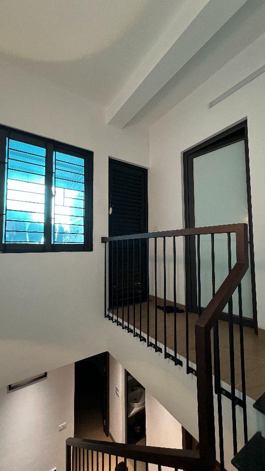 Chính chủ bán nhà phân lô 5 tầng 50m2 MT 5,4m thiết kế hiện đại sổ đỏ gần chợ Văn La, Văn Phú