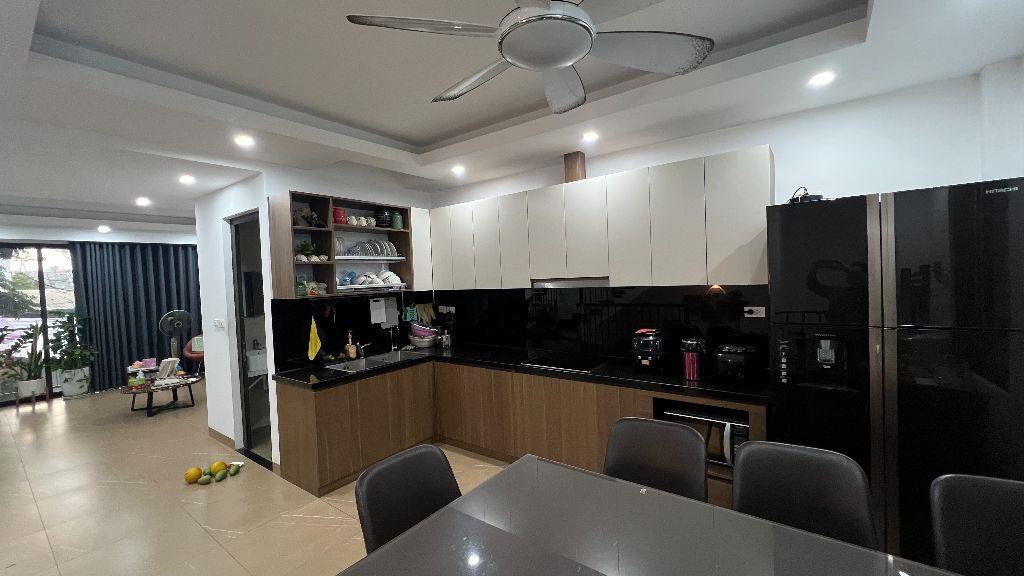 Chính chủ bán nhà phân lô 5 tầng 50m2 MT 5,4m thiết kế hiện đại sổ đỏ gần chợ Văn La, Văn Phú