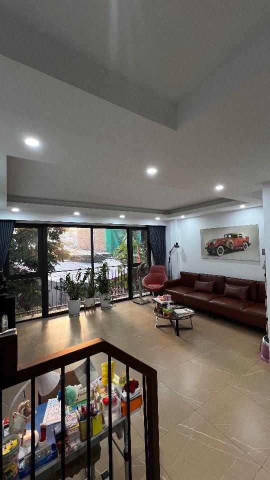 Chính chủ bán nhà phân lô 5 tầng 50m2 MT 5,4m thiết kế hiện đại sổ đỏ gần chợ Văn La, Văn Phú