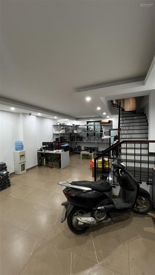 Chính chủ bán nhà phân lô 5 tầng 50m2 mt 5,4m thiết kế hiện đại sổ đỏ gần chợ văn la, văn phú