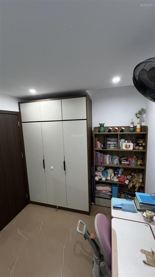Chính chủ bán nhà phân lô 5 tầng 50m2 mt 5,4m thiết kế hiện đại sổ đỏ gần chợ văn la, văn phú