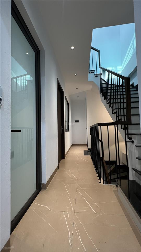 Chính chủ bán nhà phân lô 5 tầng 50m2 mt 5,4m thiết kế hiện đại sổ đỏ gần chợ văn la, văn phú