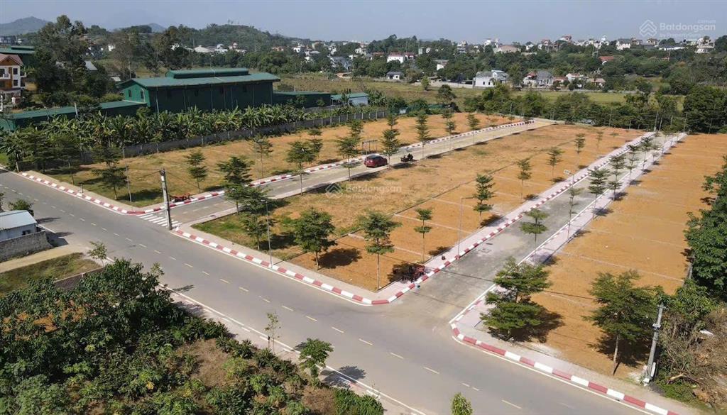 Tôi bán lô đất xuất ngoại giao giá chỉ 2,4 tỷ/100m2 lô thường và lô góc sát ql21 đường to 6  8m