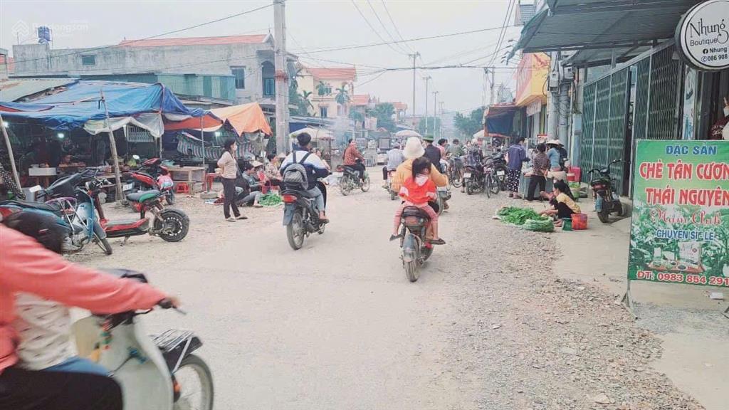 Tôi bán lô đất xuất ngoại giao giá chỉ 2,4 tỷ/100m2 lô thường và lô góc sát ql21 đường to 6  8m