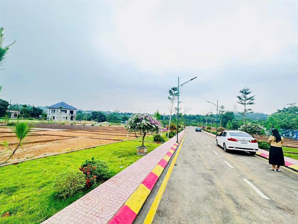 Bán đất sát đại học tại hòa lạc chỉ hơn 2 tỷ/100m2 full thổ gần metro