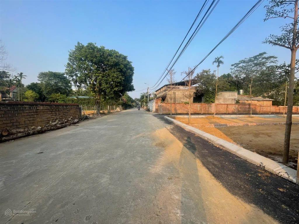 Kinh doanh khó khăn tôi bán lô đất gần đại lộ thăng long gần khu cnc điểm bus giá chốt 2,6ty sẵn sổ
