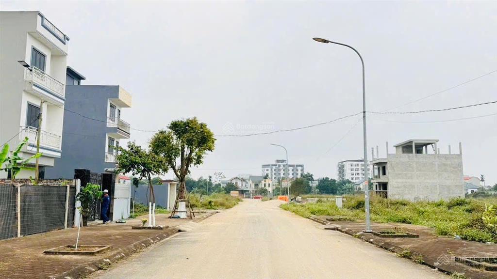 Hàng hiếm giá đầu tư sát đại lộ thăng long gần metro 5, 800m ra đhqg 4 tỷ/ 150m2 full thổ