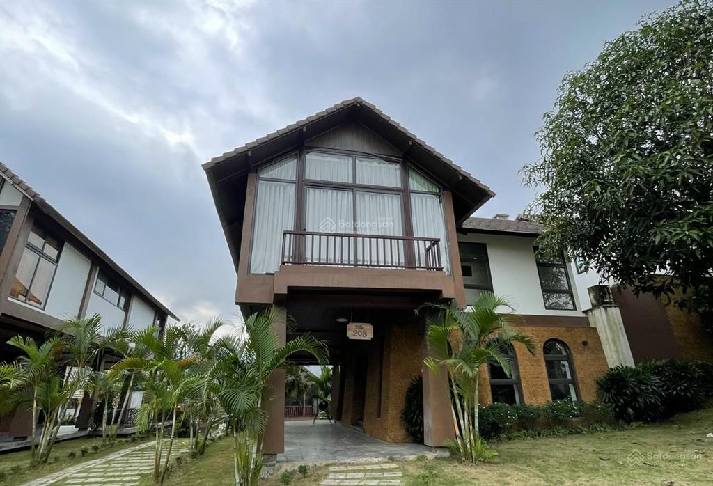 Chính chủ bán lô góc bt lõi đô thị hòa lạc đường to rộng mt 12m gần giá 16tr/m2 sẵn sổ view đẹp