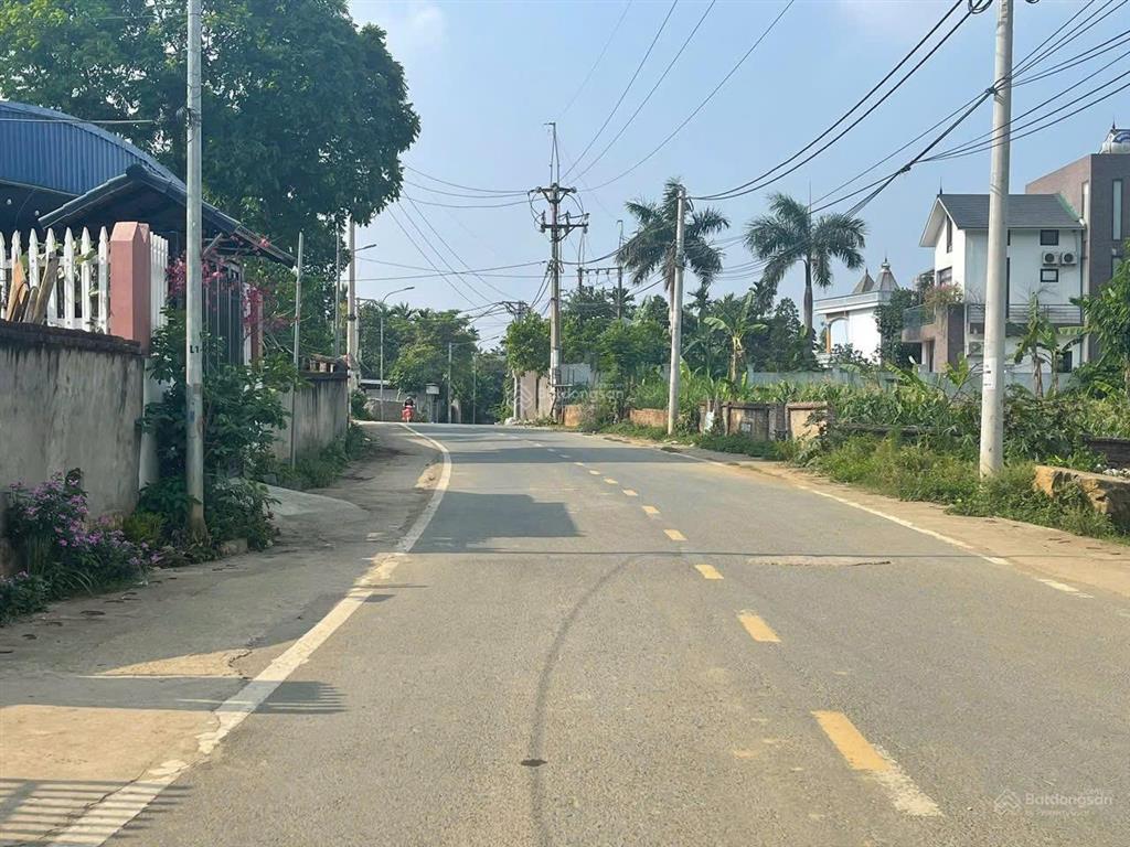 Cần tiền bán đất ngay mặt đường trục chính liên xã 4 ô tô tránh chỉ 12tr/m2
