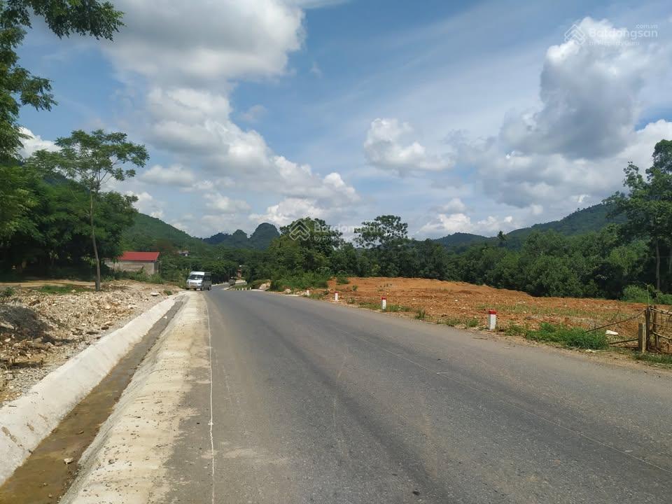 Tôi cần bán lô đất tổng 450m2 mt11m đất ở đô thị ngay quốc lộ đất thị trấn giá bán nhanh 850tr/2 lô