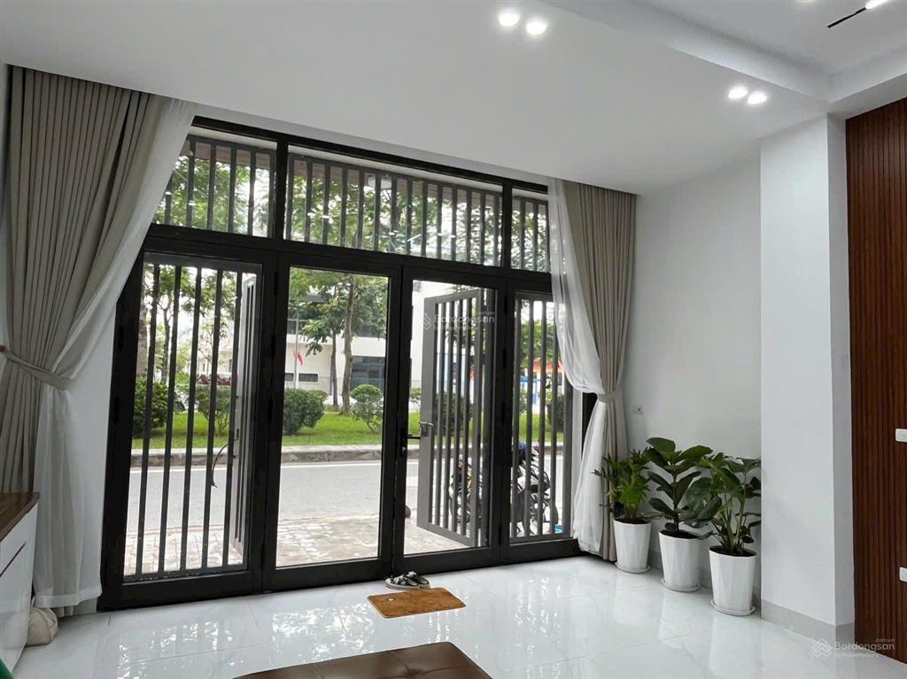 Bán gấp liền kề an hưng  dương nội 83m2, mt 5m, 5 tầng, sát hồ, giá 21.5 tỷ