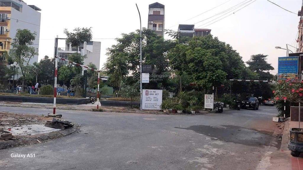 Bán lô đất khu 27,28 sát cc bộ công an, vị trí đẹp kinh doanh tốt