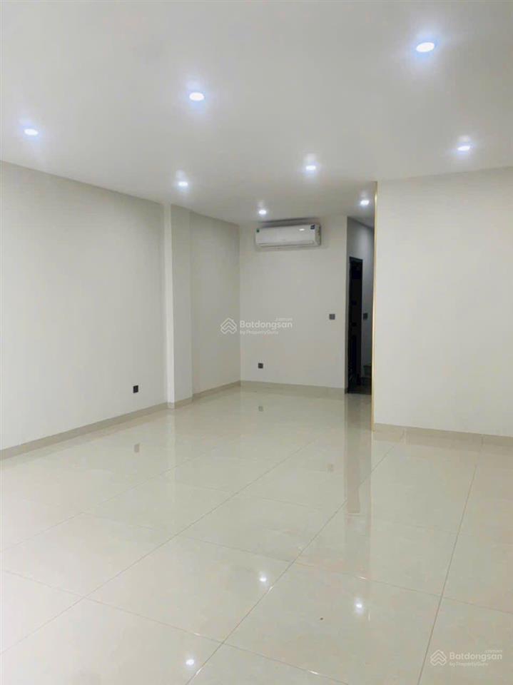 Cho thuê 3 sàn 50m2/sàn có cho thuê lẻ,làm văn phòng hoặc ở