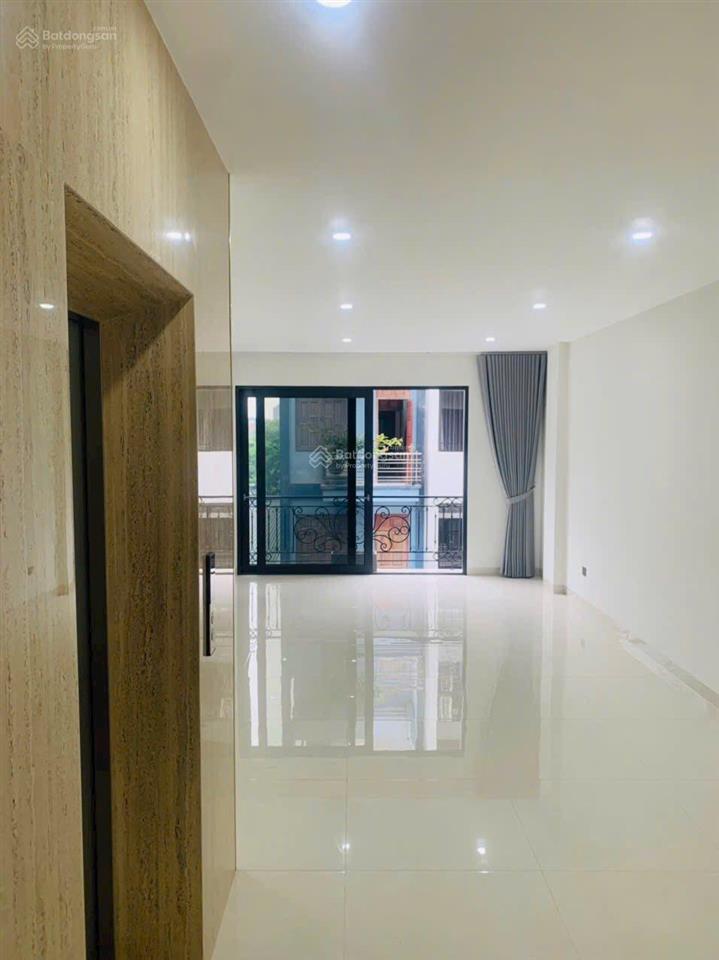 Cho thuê 3 sàn 50m2/sàn có cho thuê lẻ,làm văn phòng hoặc ở
