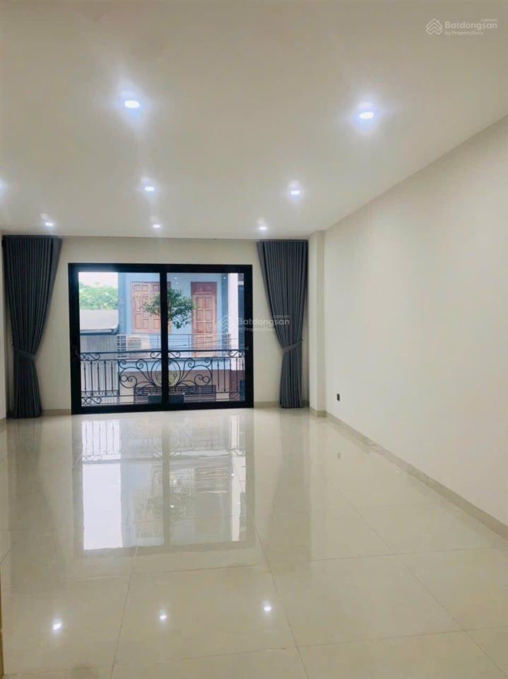 Cho thuê 3 sàn 50m2/sàn có cho thuê lẻ,làm văn phòng hoặc ở