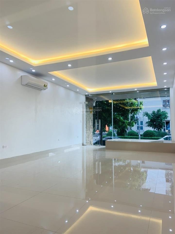 Cho thuê văn phòng kinh doanh, nhà mới, thuê lâu dài, vị trí đẹp đối diện chung cư.  0362 074 ***