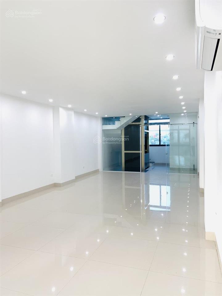 Cho thuê văn phòng kinh doanh, nhà mới, thuê lâu dài, vị trí đẹp đối diện chung cư.  0362 074 ***