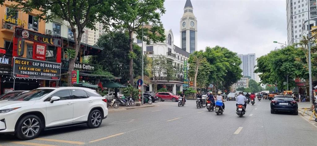 Cho thuê căn góc dt 150m2 x 5 tầng, ngã tư vị trí đắc địa cạnh tháp đồng hồ la casta