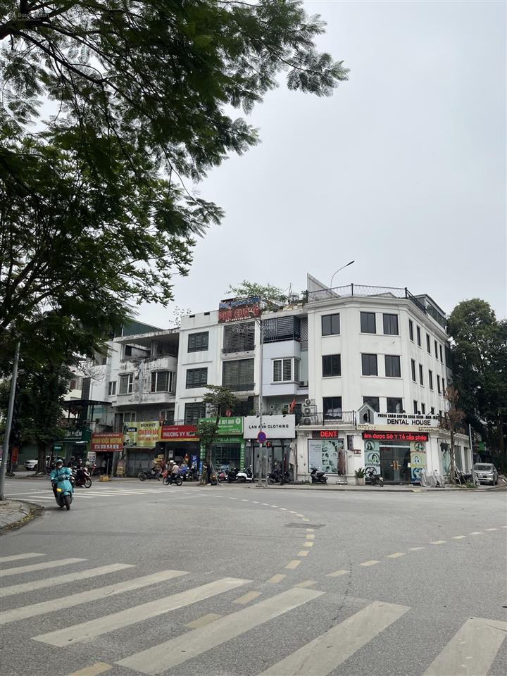 Cho thuê căn góc dt 150m2 x 5 tầng, ngã tư vị trí đắc địa cạnh tháp đồng hồ la casta