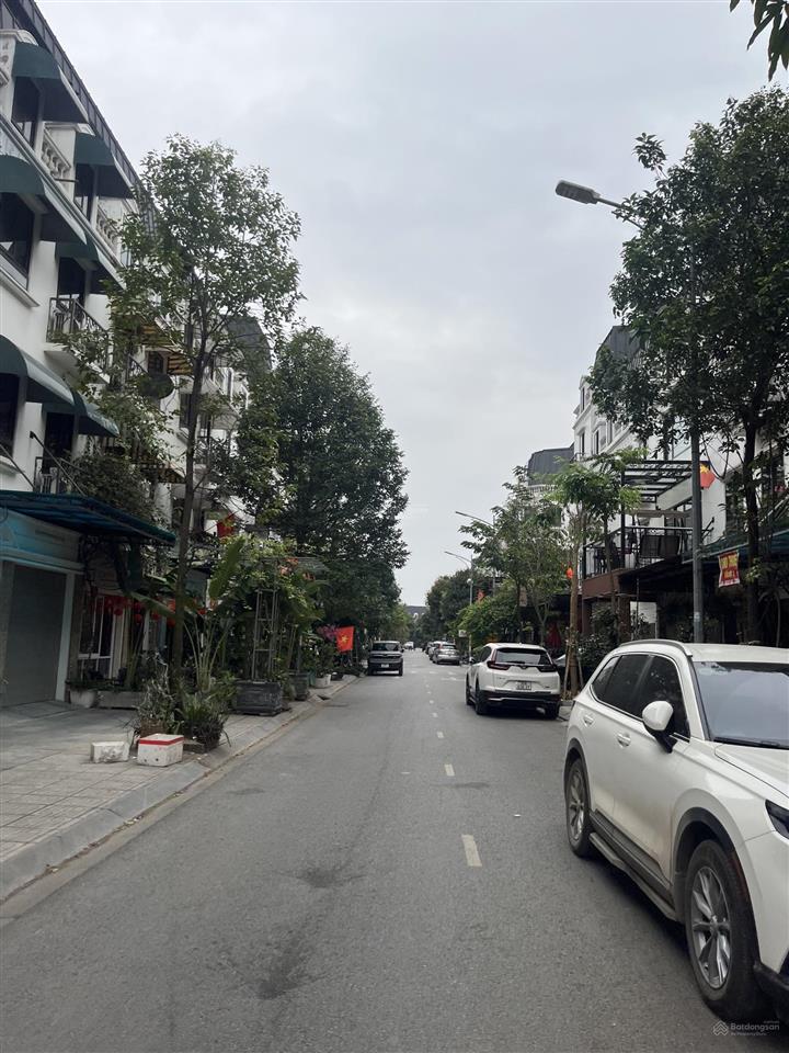 Giảm giá mạnh căn dt 73m căn góc vườn hoa liền kề la casta  văn phú,