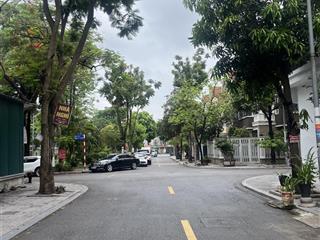 Chính chủ tt8 đtm văn phú, (vị trí đẹp ở sầm uất ) đối diện vườn hoa bt 5,6 giá nhỉnh 19 tỷ