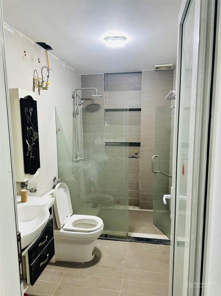 Cho thuê nhà lk kđt văn phú, hà đông 80m2, 5 tầng, mt 5m. nhà hoàn thiện có bếp. giá 18tr/th