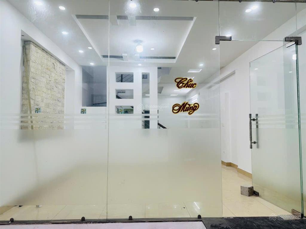 Cho thuê nhà lk kđt văn phú, hà đông 80m2, 5 tầng, mt 5m. nhà hoàn thiện có bếp. giá 18tr/th