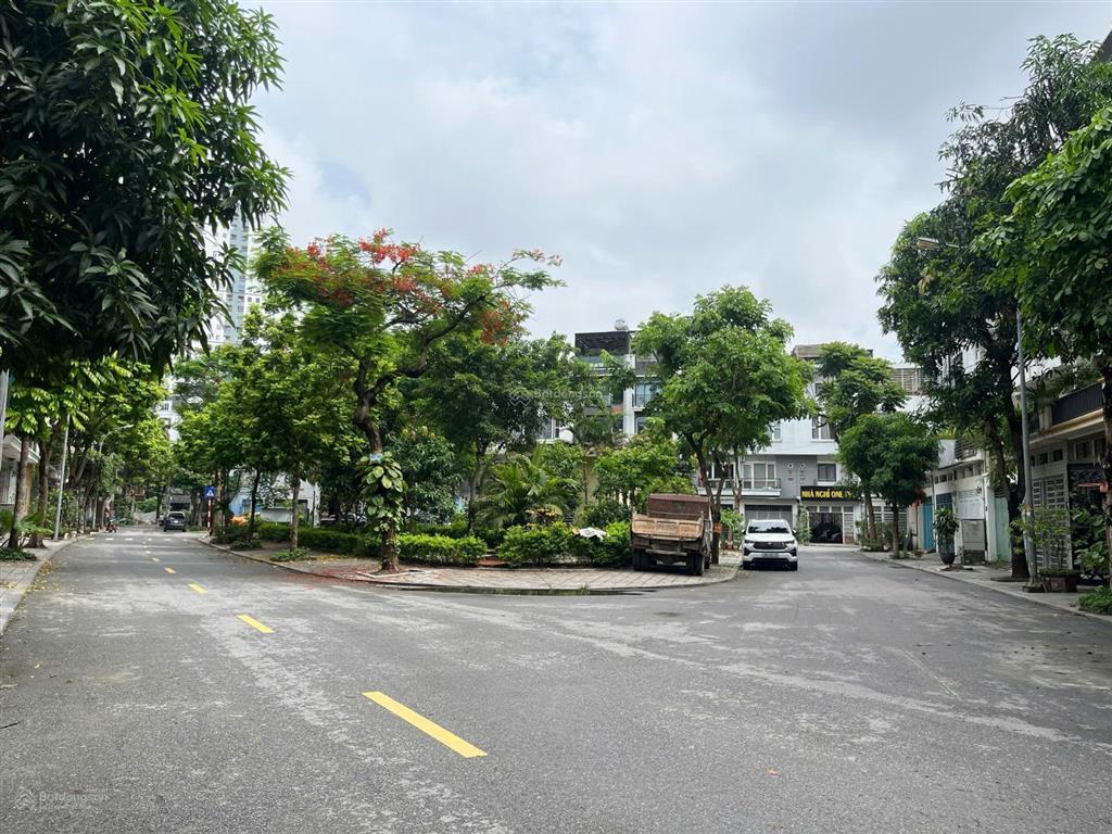 Siêu rẻ  lk văn phú tt28 nhìn vườn hoa nhìn sang vườn hoa. mới hoàn thiện, thang máy xịn