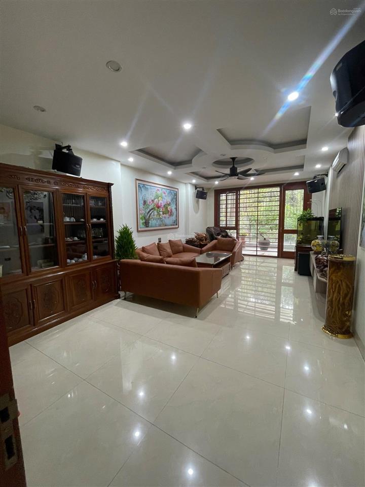 Siêu rẻ  lk văn phú tt28 nhìn vườn hoa nhìn sang vườn hoa. mới hoàn thiện, thang máy xịn