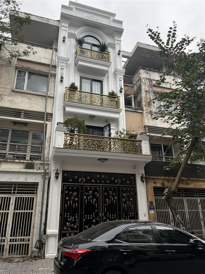 Siêu rẻ  lk văn phú tt28 nhìn vườn hoa nhìn sang vườn hoa. mới hoàn thiện, thang máy xịn