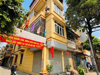 Cho thuê nhà căn góc 82 ngô quyền hà đông, 35m nhà 3 tầng, kinh doanh tốt