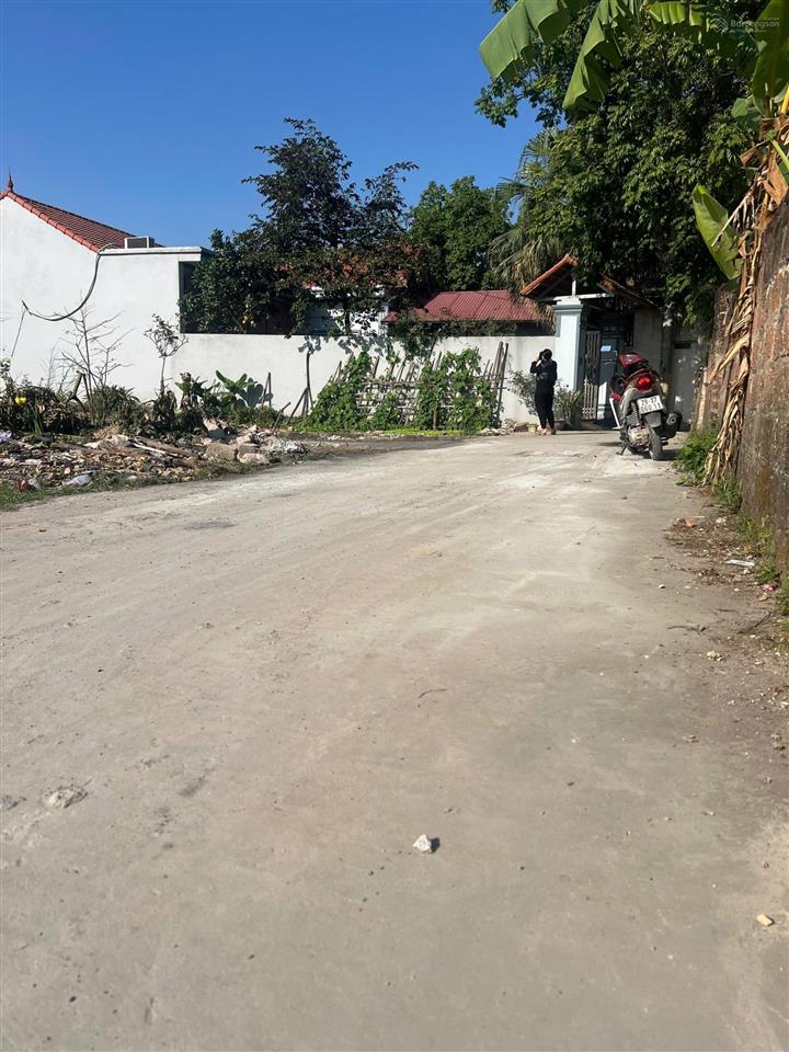 Bán gấp mảnh đất tại quế sơn tân ước, 83.9 m2, mặt tiền 4.6m, ngõ 3m,ô tô đỗ cửa sổ đỏ đầy đủ
