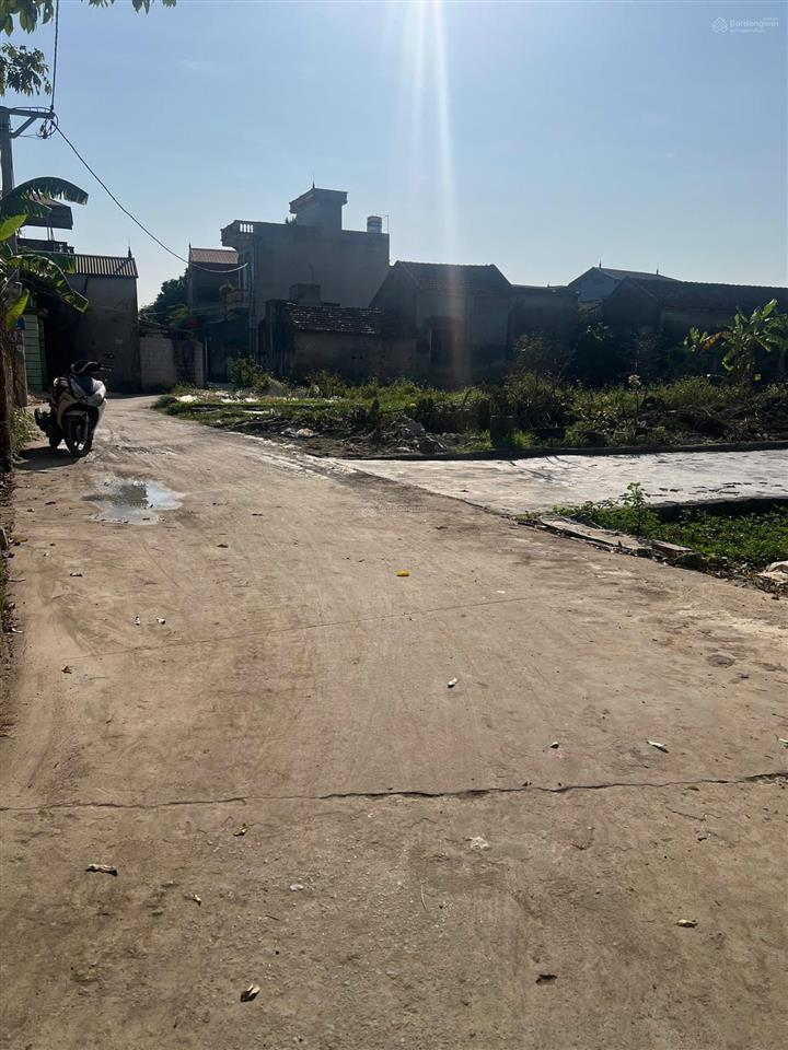 Bán gấp mảnh đất tại quế sơn tân ước, 83.9 m2, mặt tiền 4.6m, ngõ 3m,ô tô đỗ cửa sổ đỏ đầy đủ