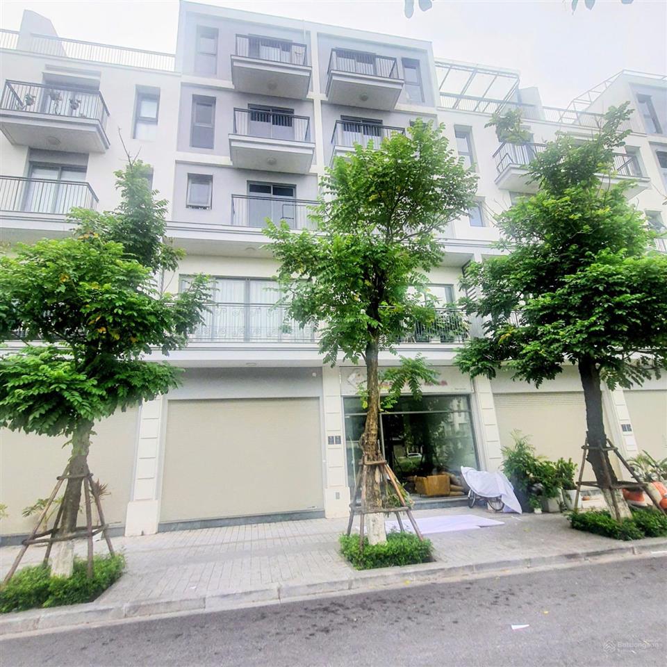 Cần bán nhanh căn 75m2*5 tầng, mặt tiền 5m, đã hoàn thiện đẹp, 2 mặt đường rộng 30m và 10m