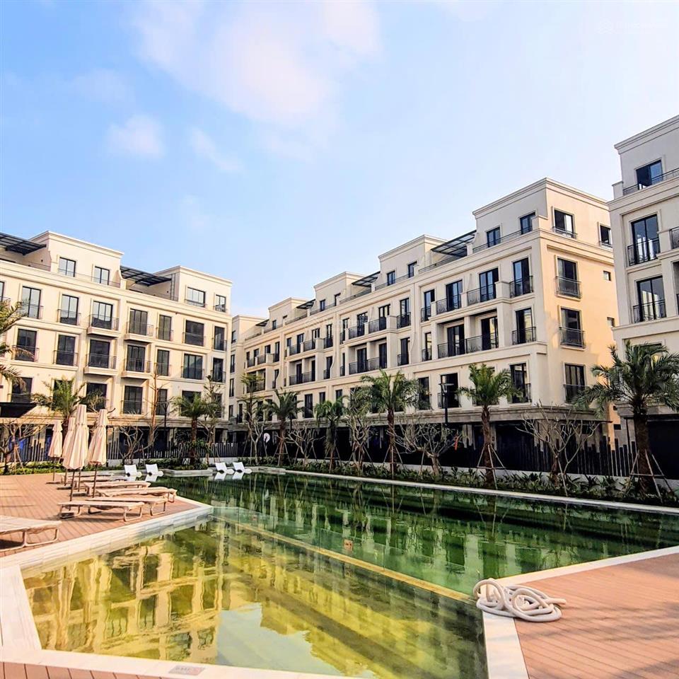 Bán gấp căn sát góc, 500m2 sàn, đường đôi 30m + 10m. diện tích 120m2*5 tầng, vị trí trung tâm kđt