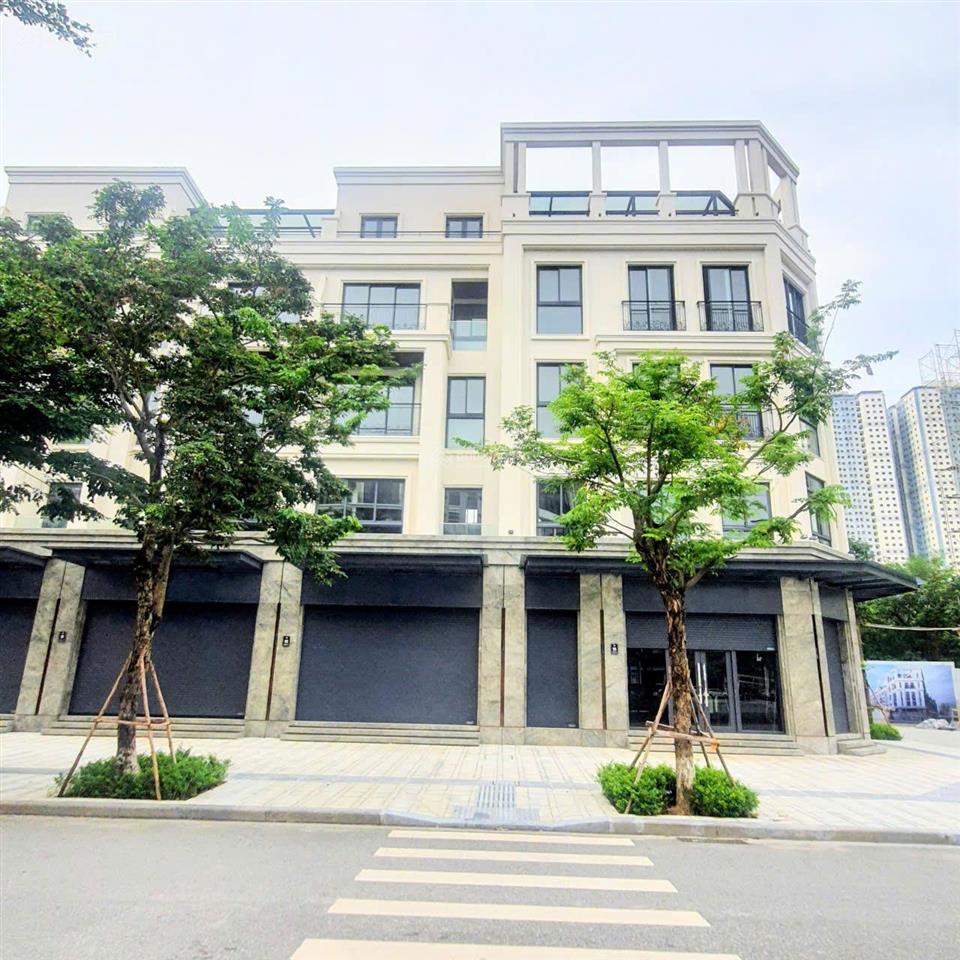 Bán gấp căn sát góc, 500m2 sàn, đường đôi 30m + 10m. diện tích 120m2*5 tầng, vị trí trung tâm kđt