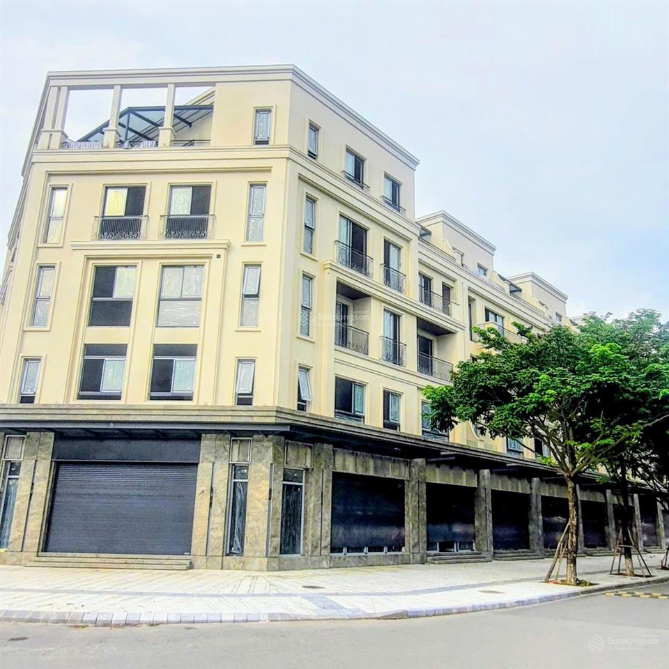 Bán gấp căn sát góc, 500m2 sàn, đường đôi 30m + 10m. diện tích 120m2*5 tầng, vị trí trung tâm kđt