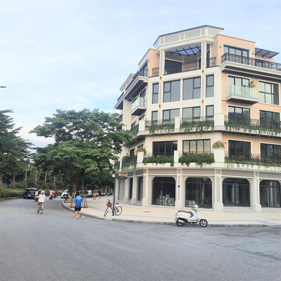 Siêu rẻ. 200m2*5 tầng, 56 tỷ, vị trí view khuôn viên, nhà 2 mặt đường. kđt the manor central park