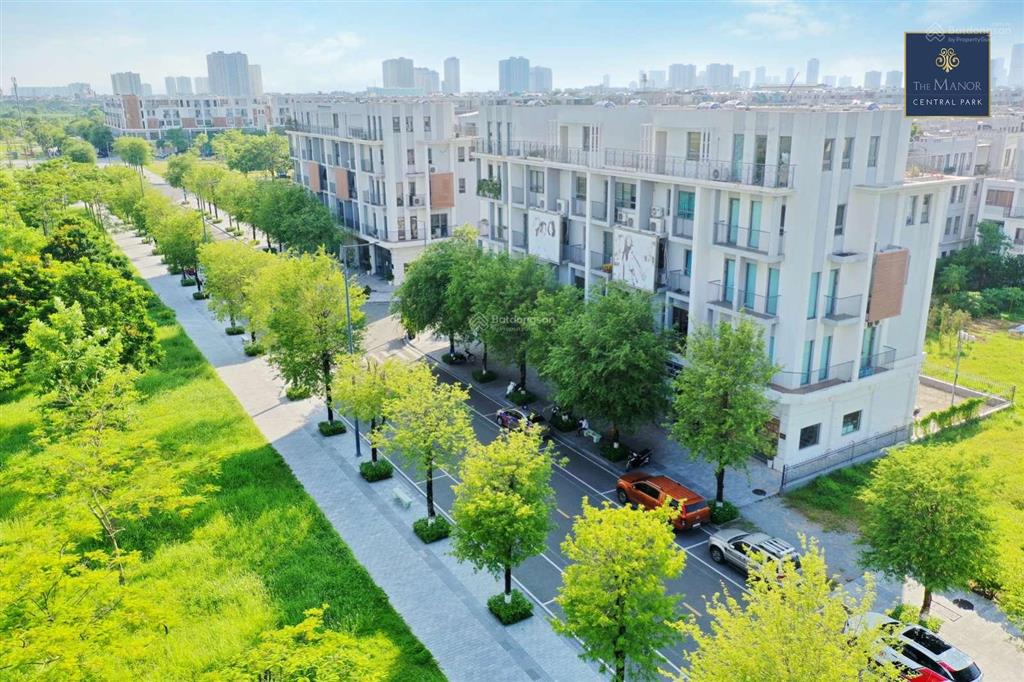 Mới nhất. liền kề 75m2, giá 25.5 đến 32 tỷ. 99m2 giá 37 đến 41 tỷ. biệt thự 160m2, 200m2 từ 58 tỷ