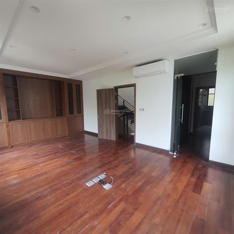 Mới nhất. liền kề 75m2, giá 25.5 đến 32 tỷ. 99m2 giá 37 đến 41 tỷ. biệt thự 160m2, 200m2 từ 58 tỷ