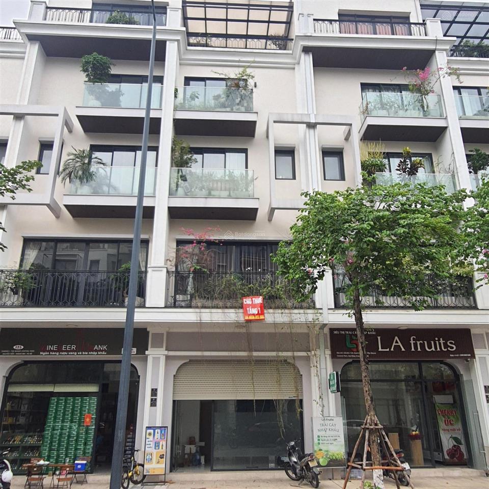 31 tỷ. nhà mặt phố đi bộ, 75m2 x 5 tầng, vị trí trung tâm dự án. hoàn thiện đẹp. sau nhà vườn hoa