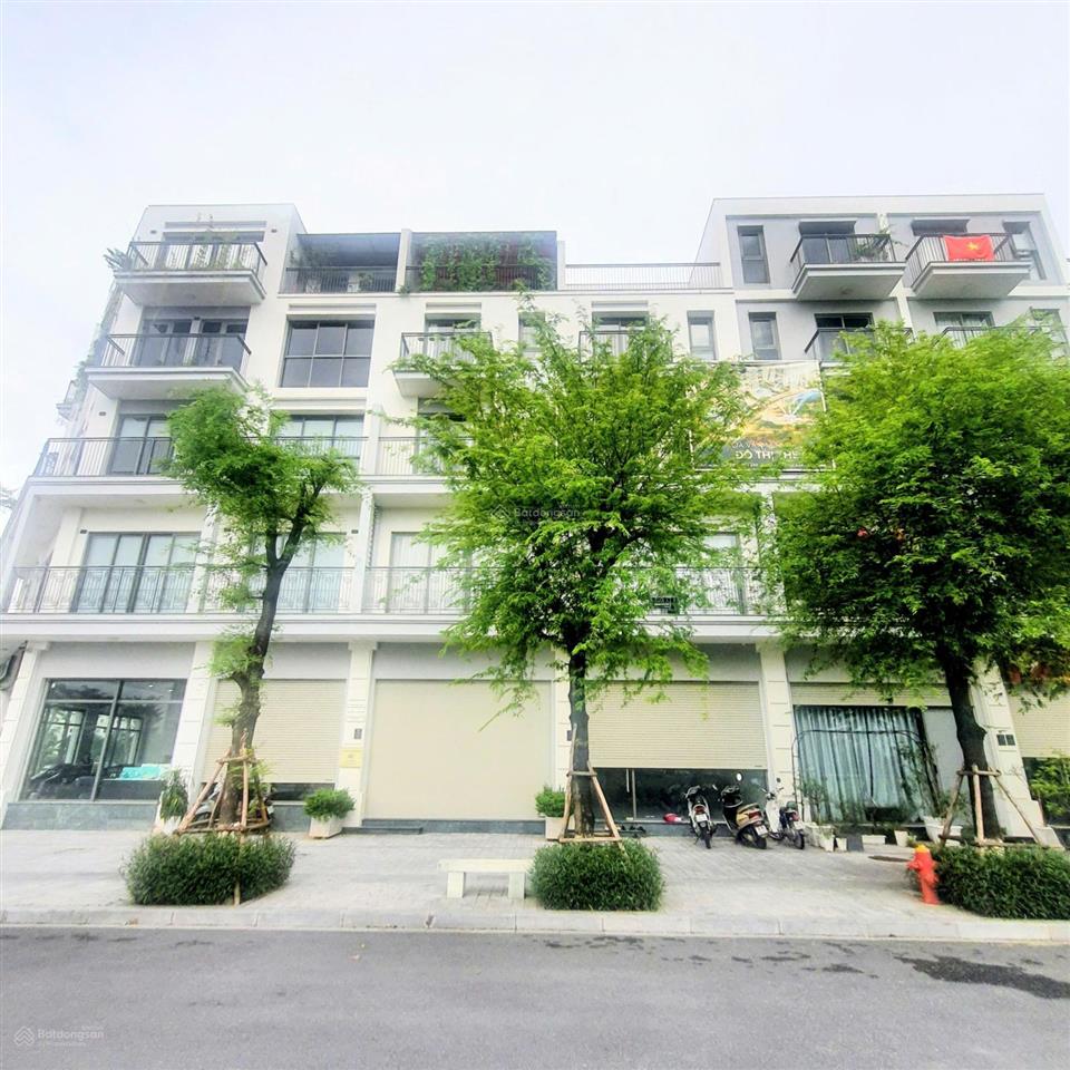 41 tỷ. dt 99m2*5 tầng. căn góc đường đôi 30m, đường sau 13m. mt 6.6m, vị trí trung tâm da the manor