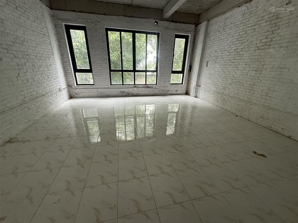 Cho thuê văn phòng, kho kết hợp có tời 16tr/tháng  0913 034 ***