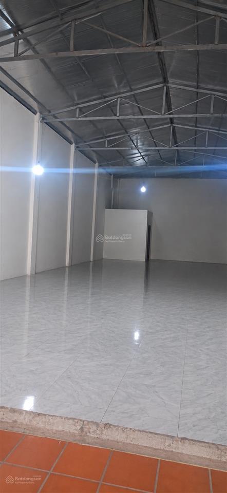 Cho thuê kho 200m điện 3 pha giá 12 triệu.  0913 034 ***