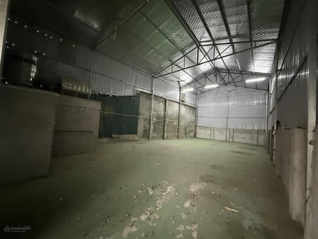 Cho thuê kho 200m điện 3 pha giá 12 triệu.  0913 034 ***